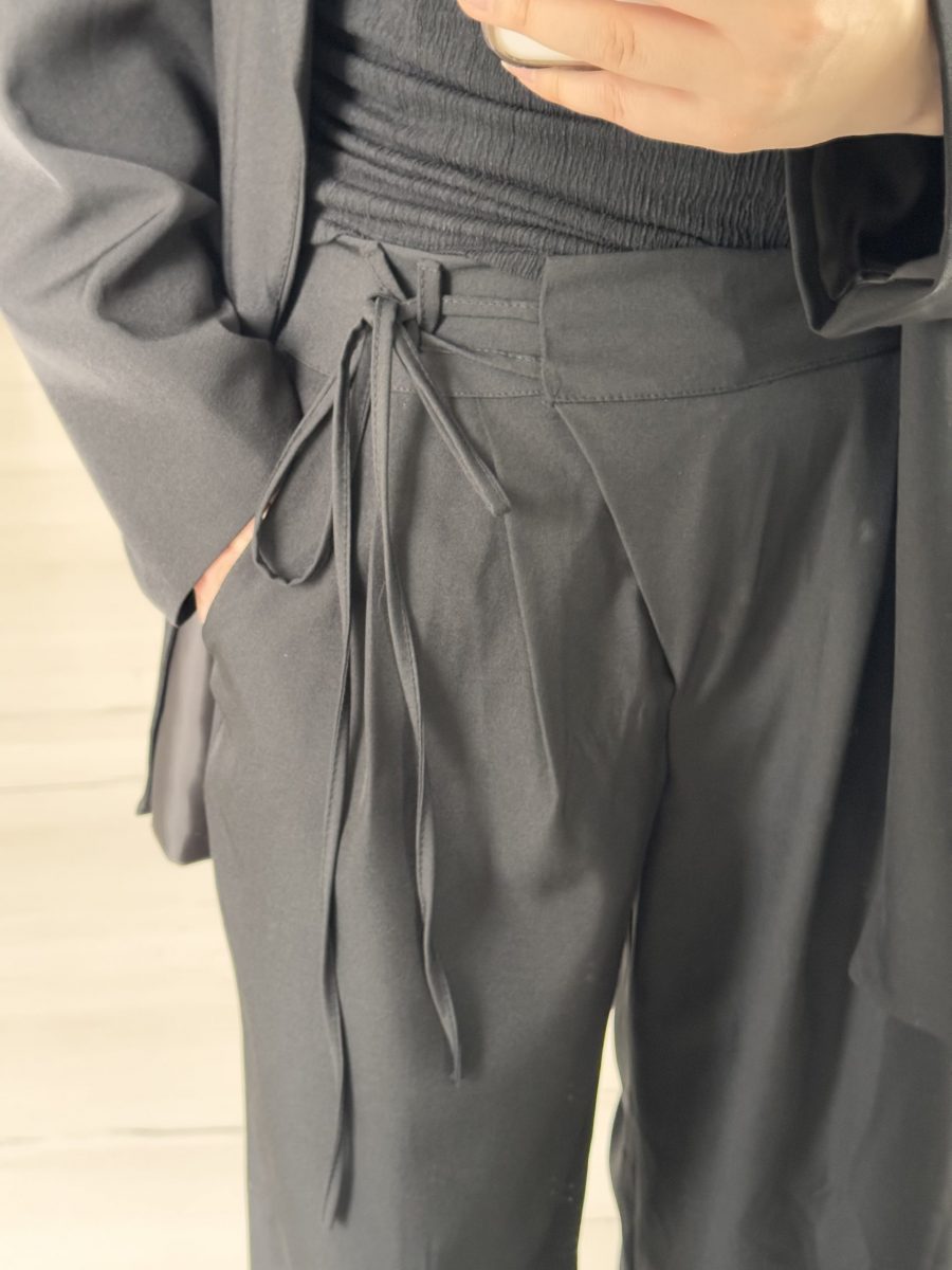 Pantalon ceinture asymétrique – Image 3