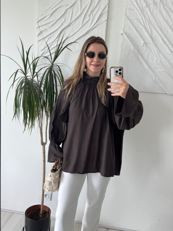 Haut volante marron